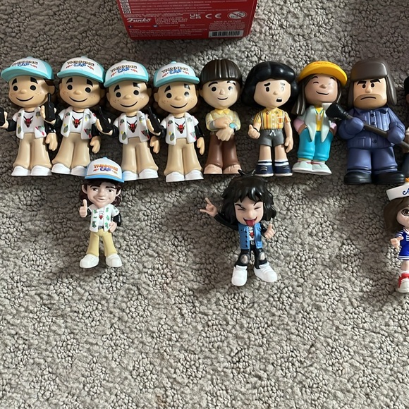 Stranger things collectables! - Picture 2 of 4